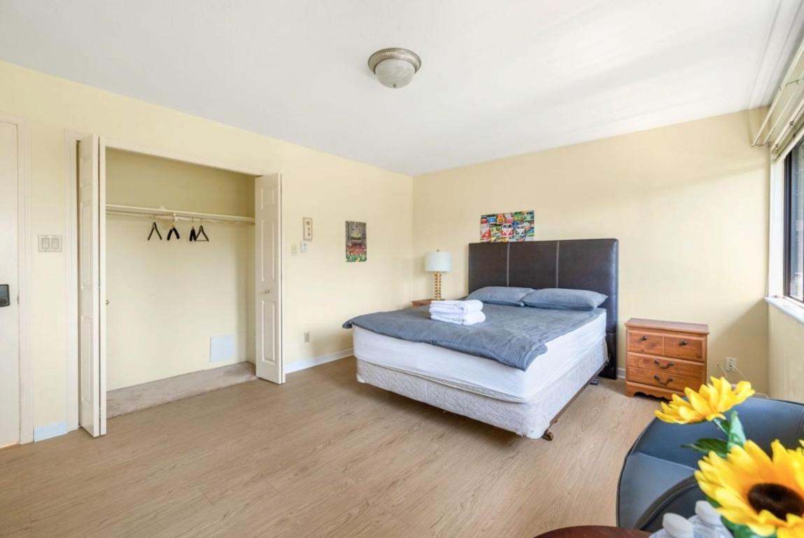 Stylish & Central Vancouver Retreat - Steps From Local Attractions! Apartment Exterior photo